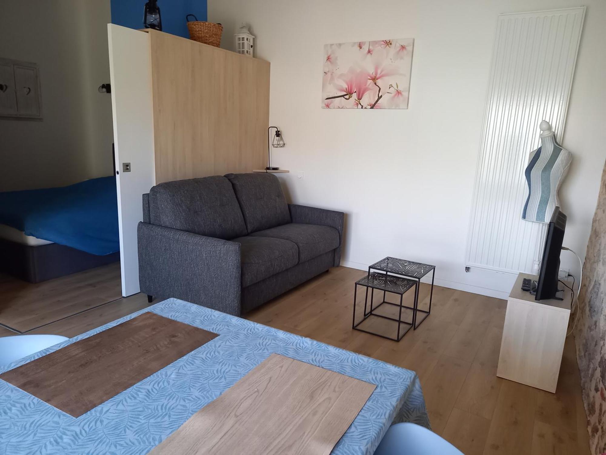 Gite La Petite Maison Montournais Екстериор снимка