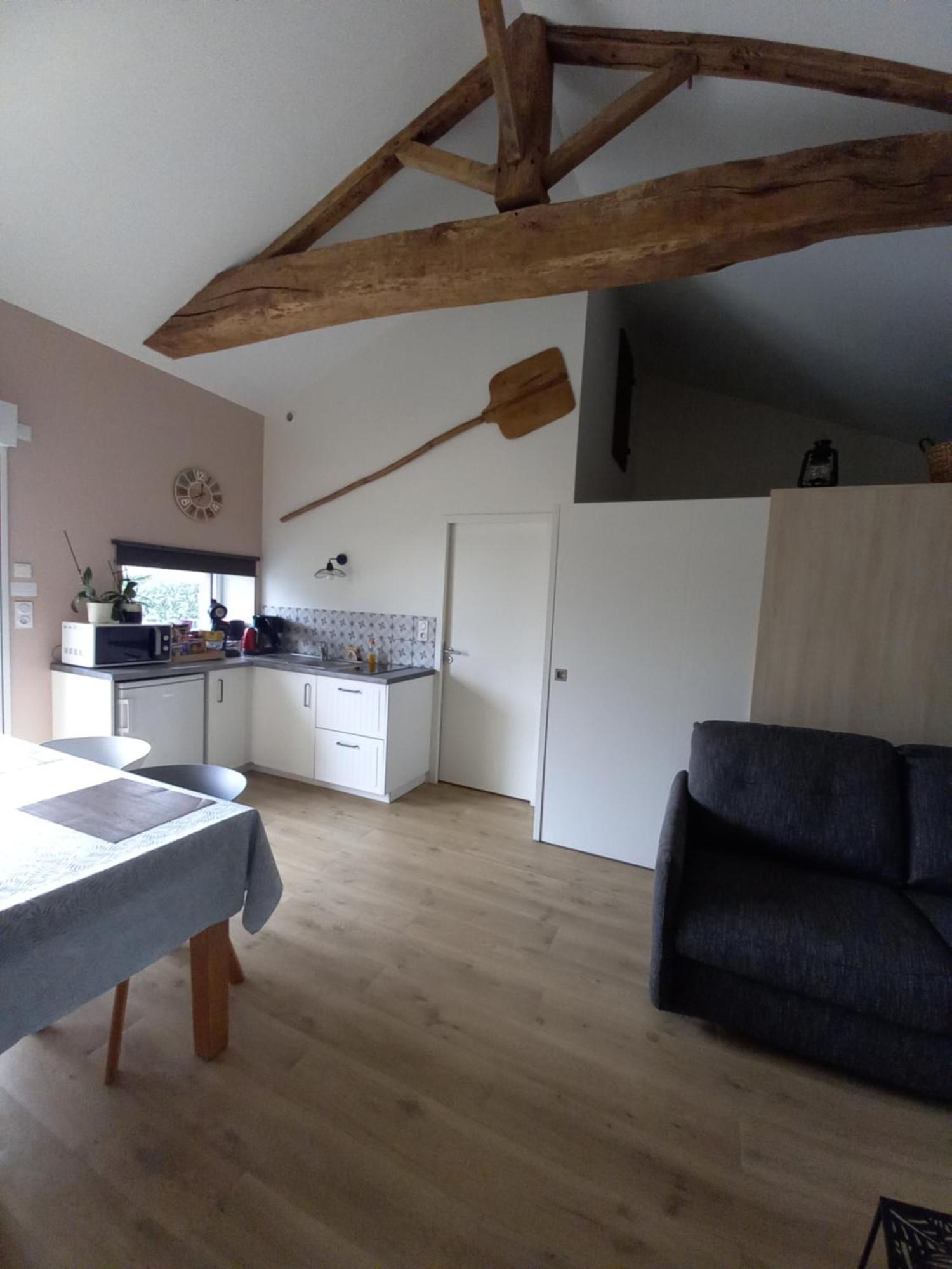 Gite La Petite Maison Montournais Екстериор снимка