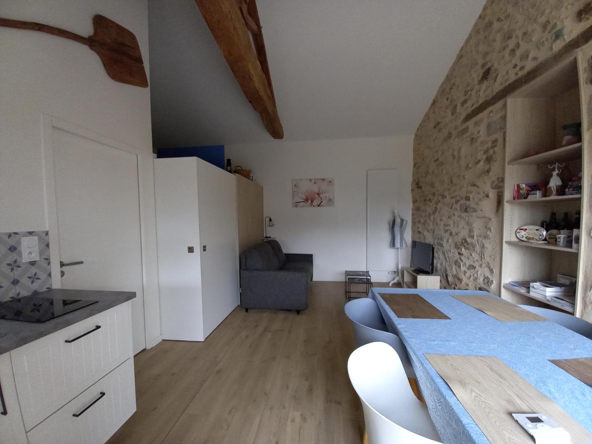 Gite La Petite Maison Montournais Екстериор снимка